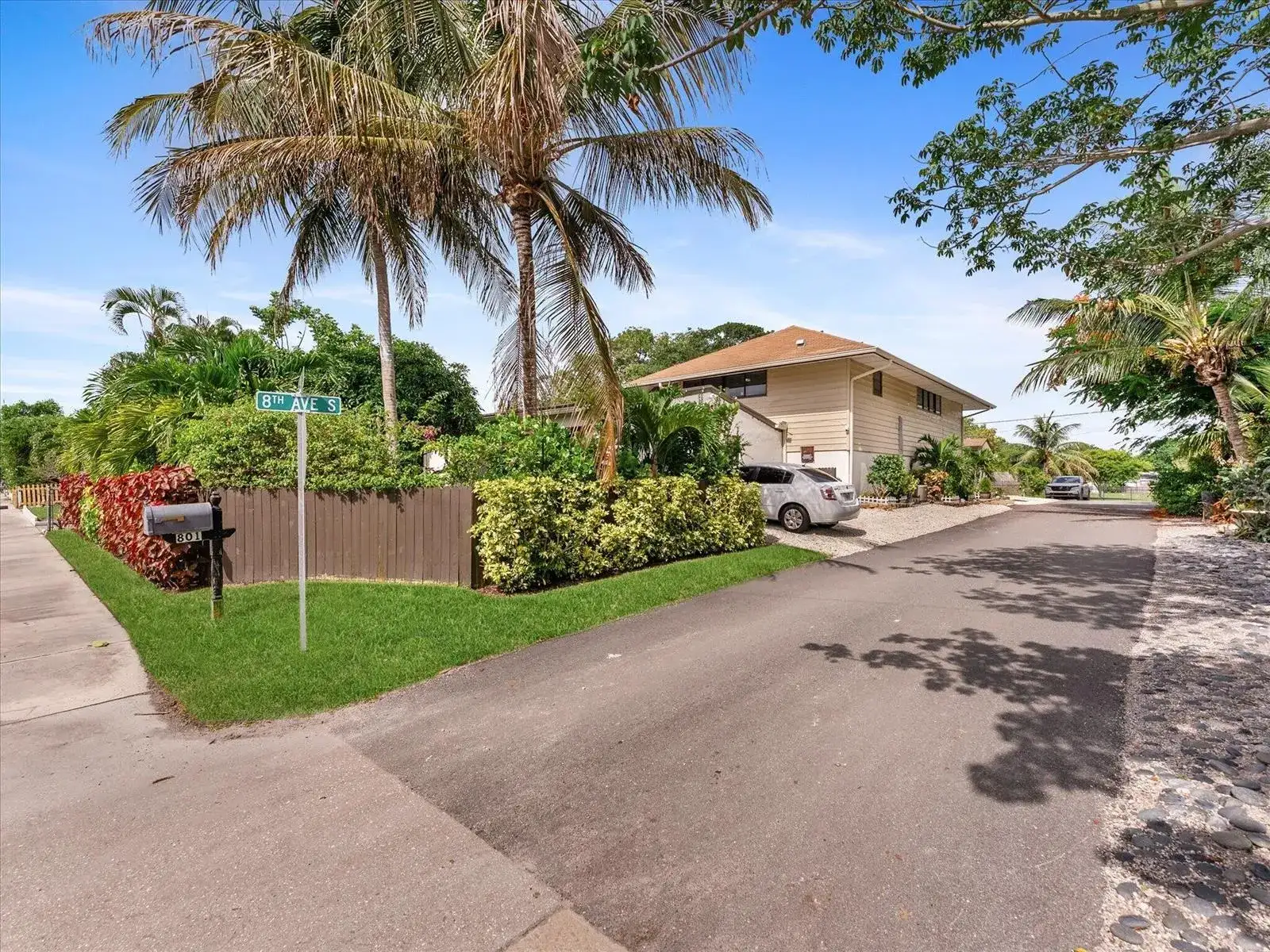 801 S B Street, FL 33460 photo 3