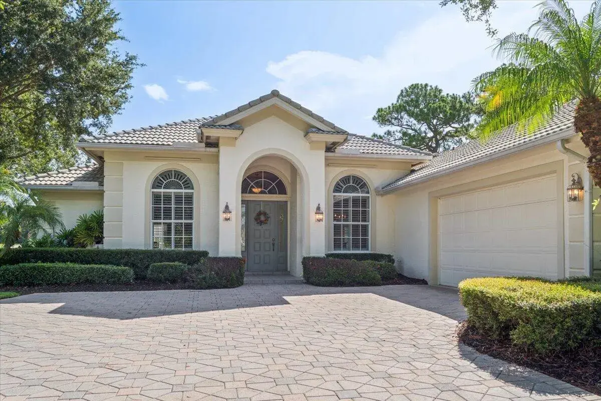 8004 Links Way, Port St. Lucie FL 34986