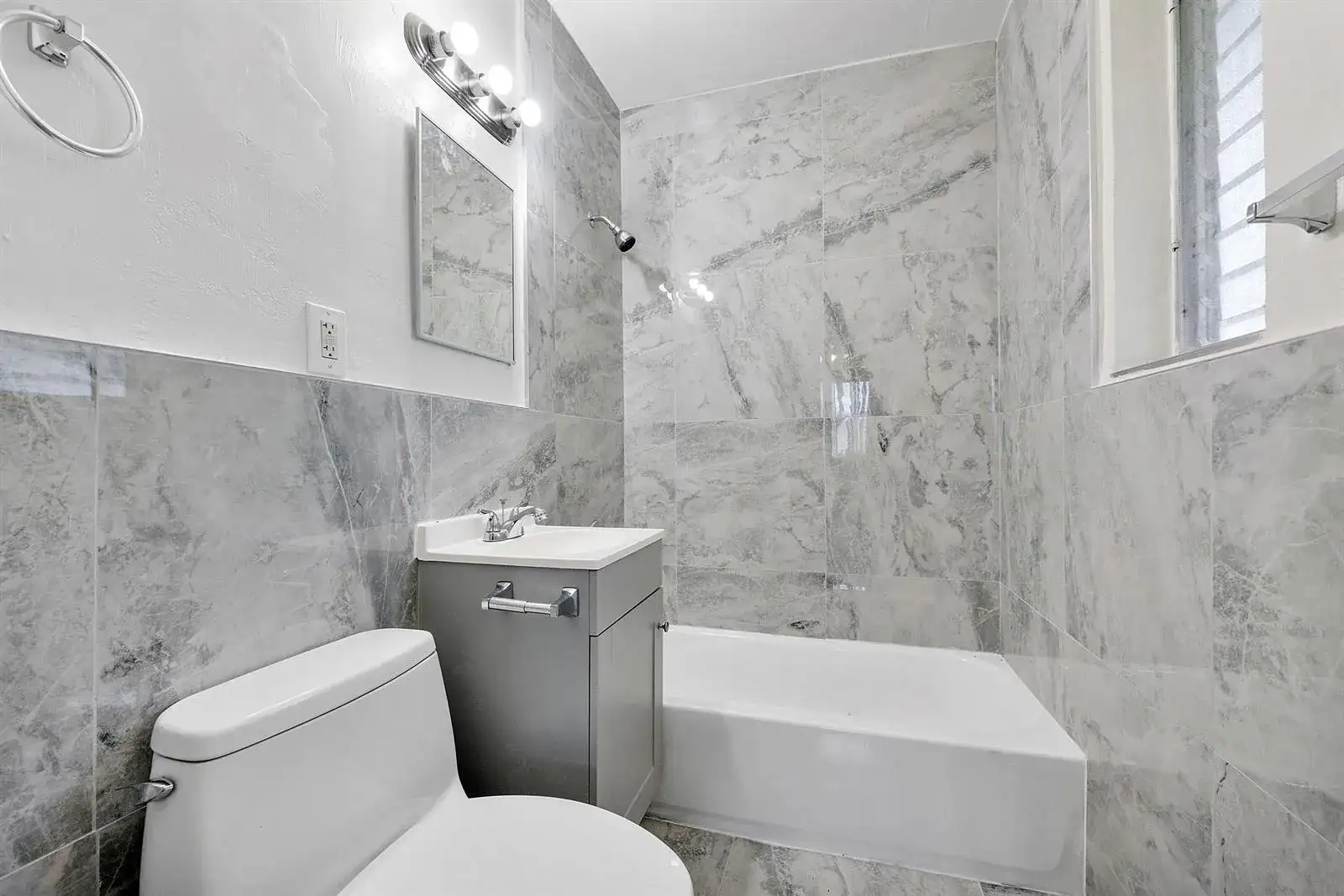 515 NE 150th Street # 1, Miami FL 33161 photo 2