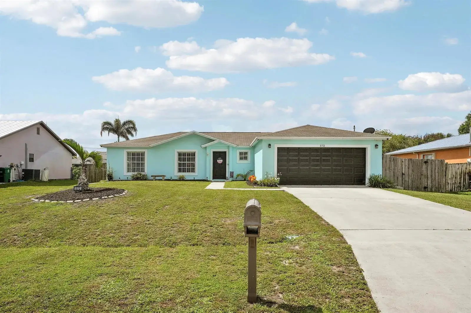 572 SW Bacon Terrace, Port St. Lucie FL 34953 photo 2
