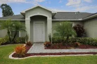 324 SW Kestor Drive, Port St. Lucie FL 34953 photo 2