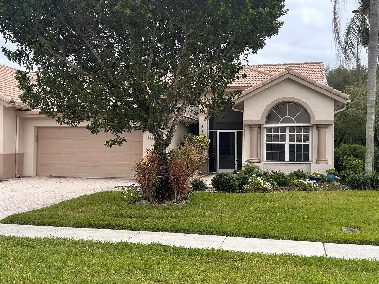 8884 Shoal Creek Lane, Boynton Beach FL 33472 photo 2