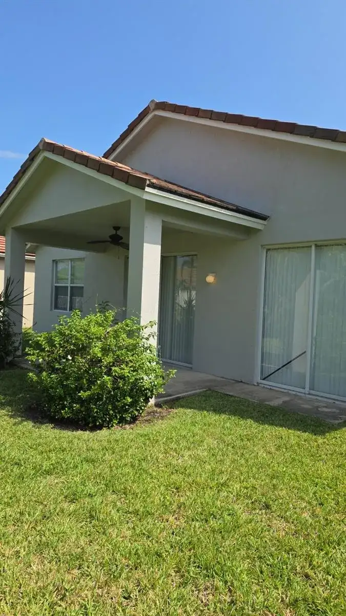9517 SW Flowermound Circle, Port St. Lucie FL 34987 photo 4