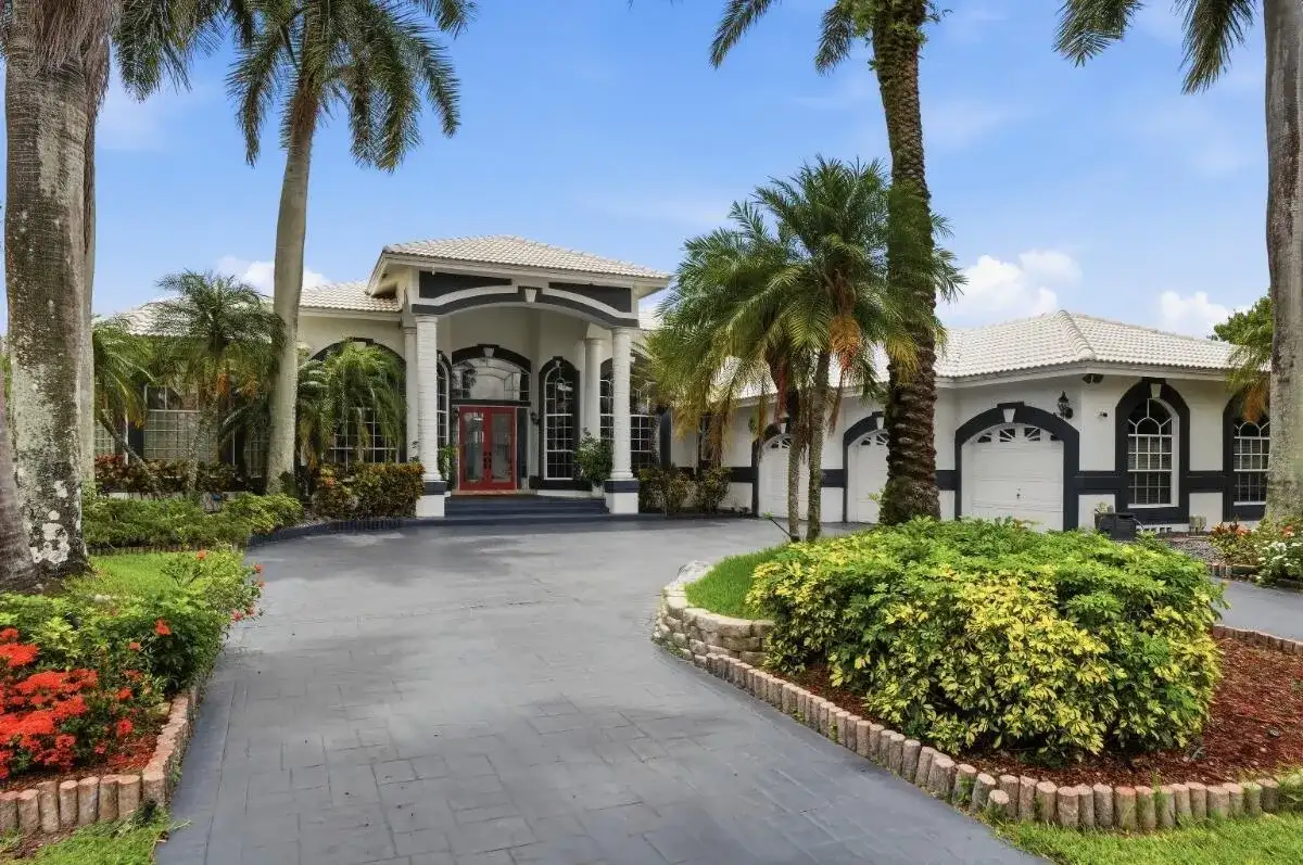 1716 NW 124th Way, Coral Springs FL 33071 photo 2
