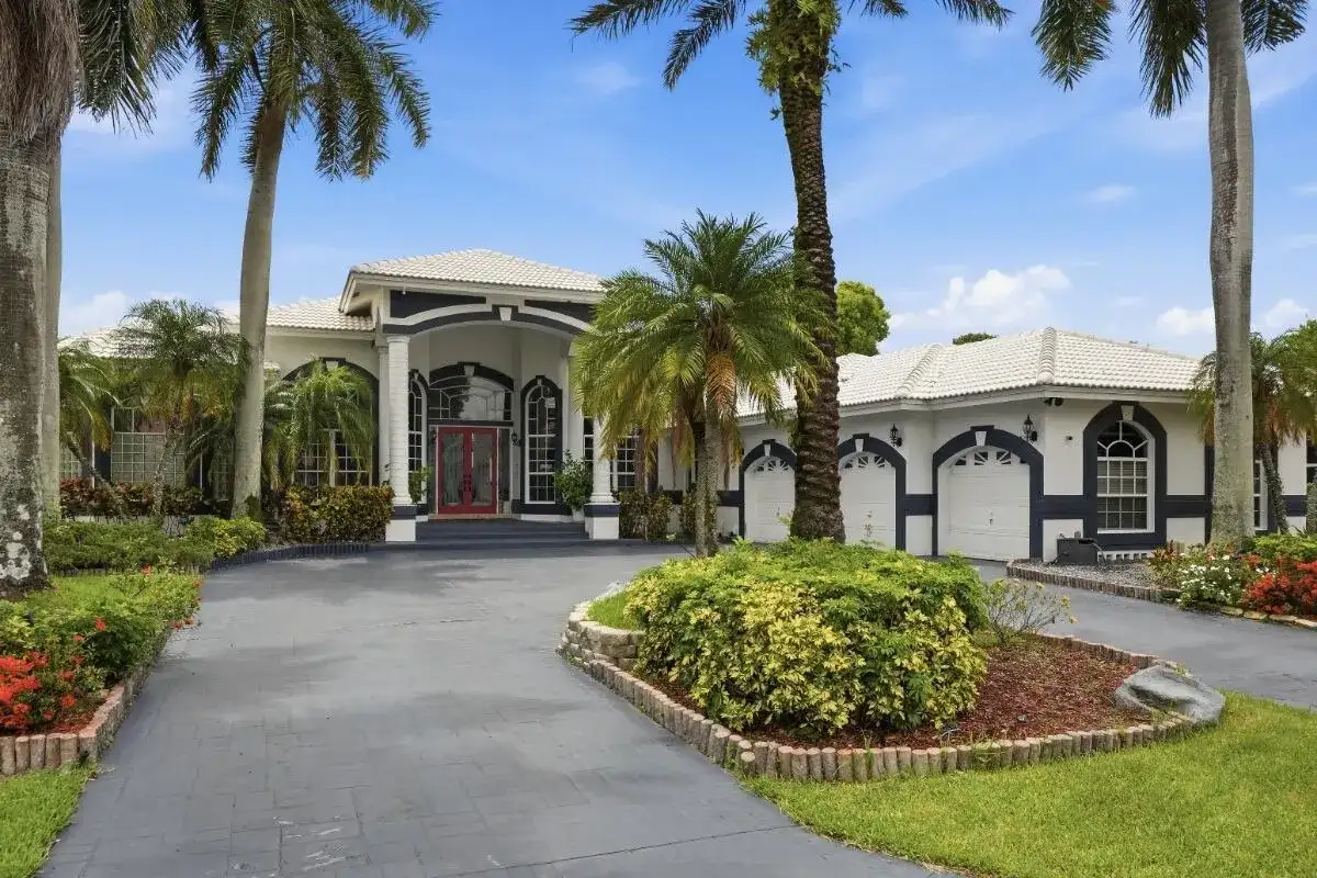 1716 NW 124th Way, Coral Springs FL 33071 photo 3