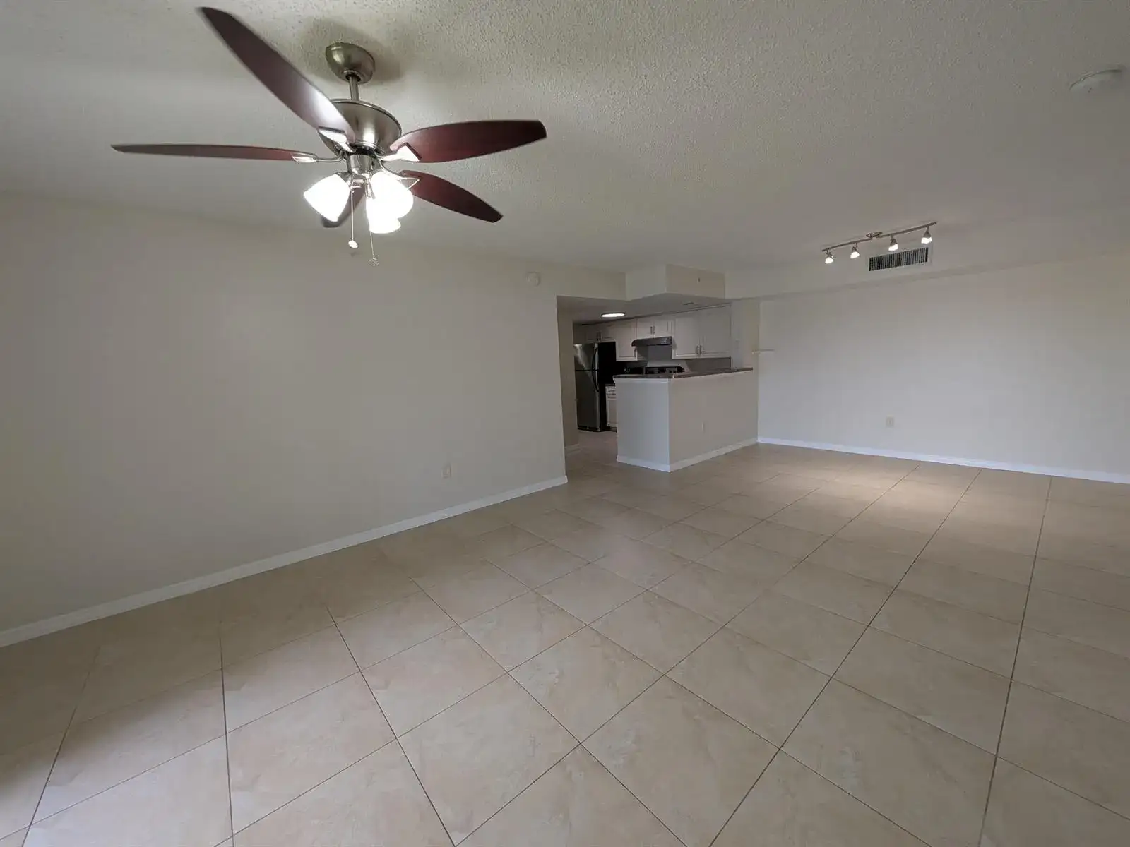 5011 Wiles Road # 208, Coconut Creek FL 33073 photo 4