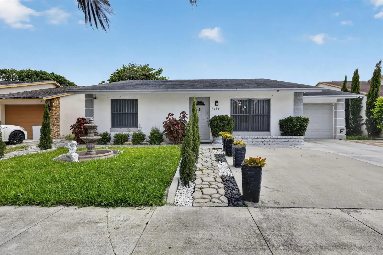 5639 Ithaca Circle E, Lake Worth FL 33463 photo 2