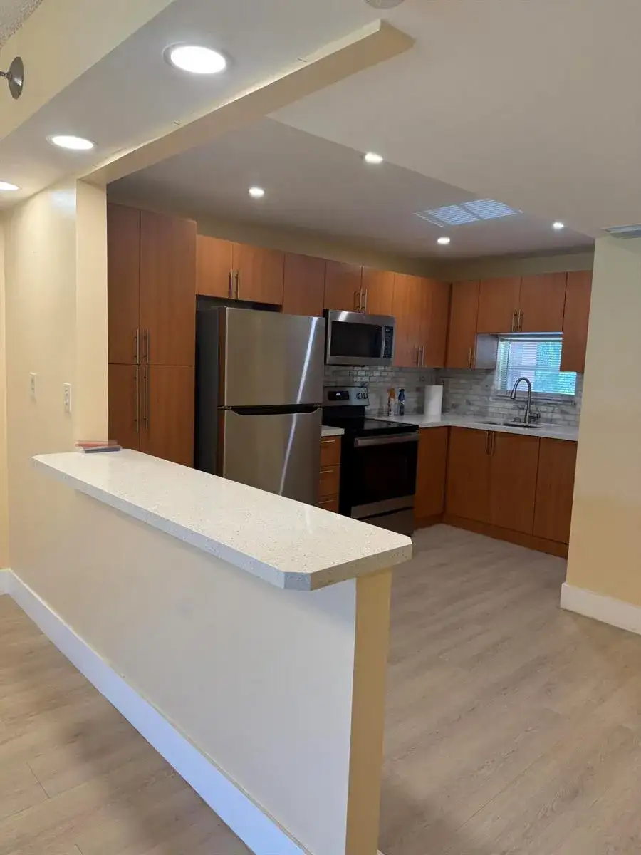 830 S Hollybrook Drive # 204, Pembroke Pines FL 33025 photo 3