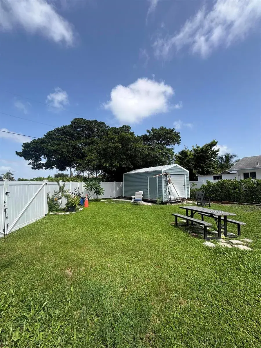 721 E Coast Avenue, Lantana FL 33462
