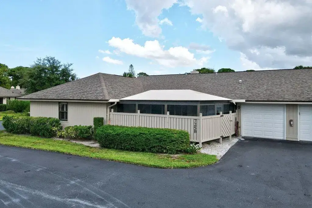 725 Timber Ridge Trail SW Unit B, Vero Beach FL 32962