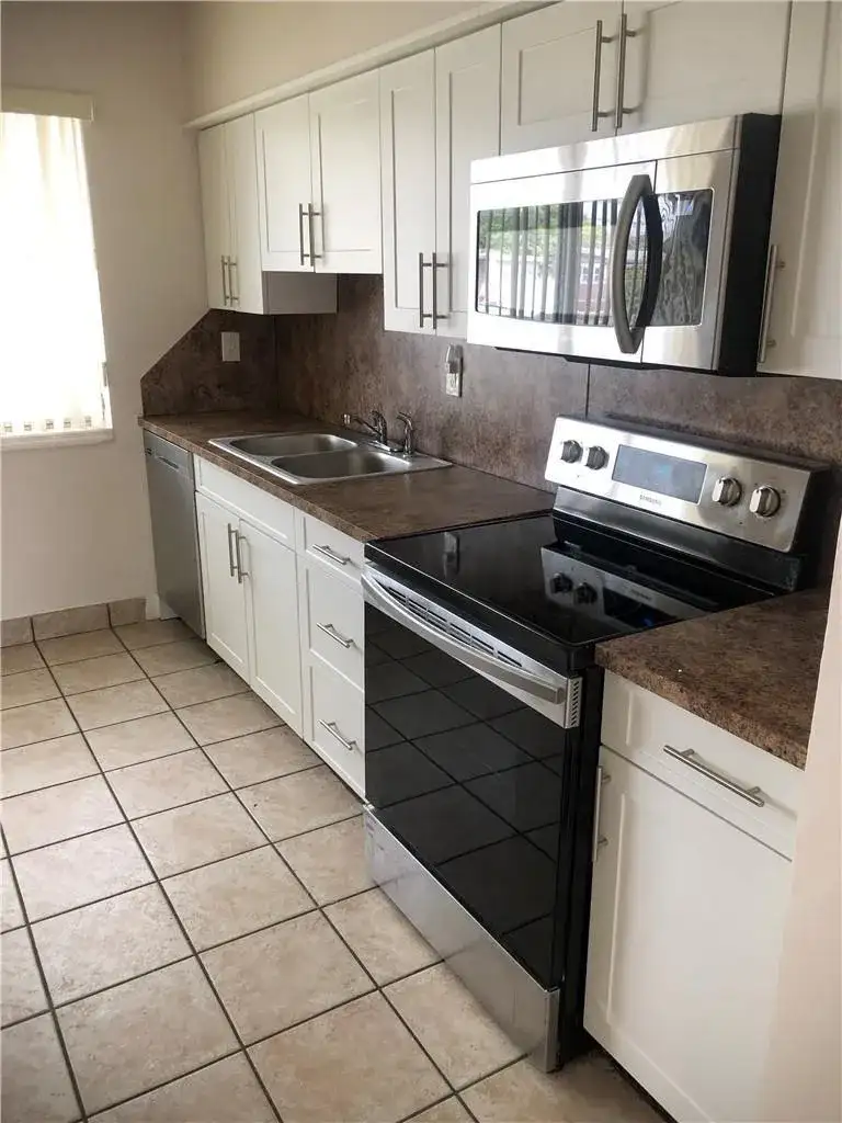 6900 NW 14th Court, Plantation FL 33313 photo 5