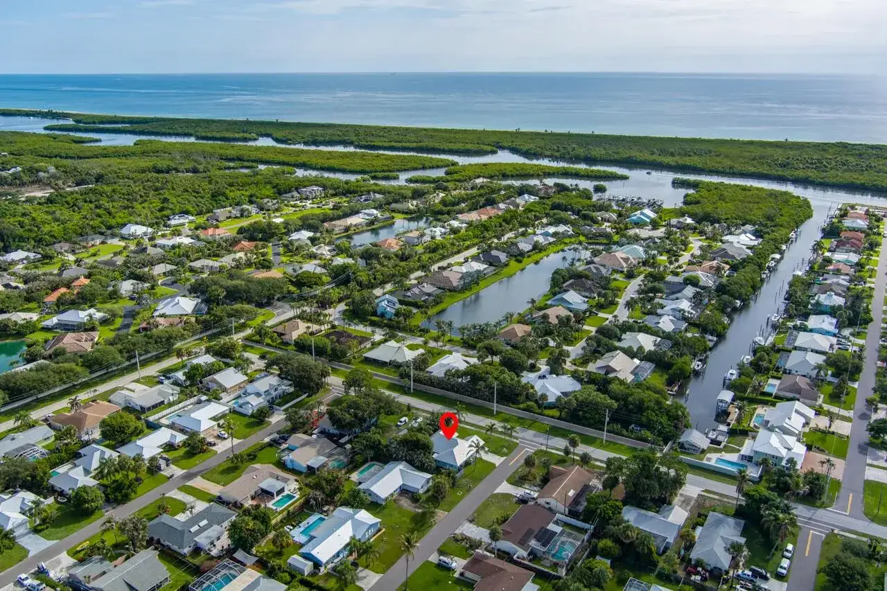8173 SE Carlton Street, Hobe Sound FL 33455 photo 5