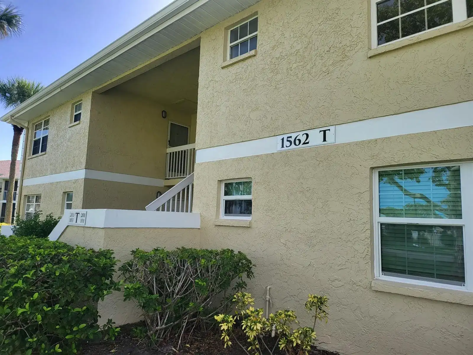 1562 SE Royal Green Circle # 201, Port St. Lucie FL 34952