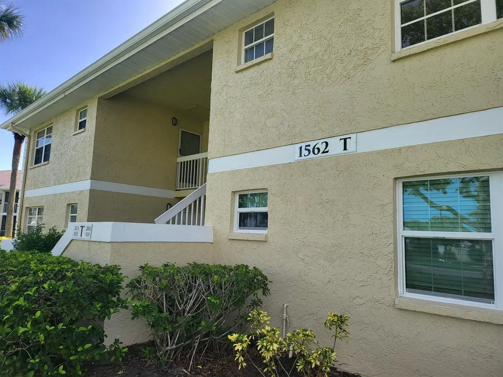 1562 SE Royal Green Circle # 201, Port St. Lucie FL 34952