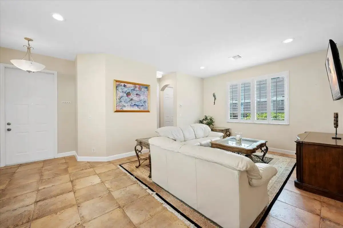 513 Tomahawk Court, Palm Beach Gardens FL 33410 photo 2