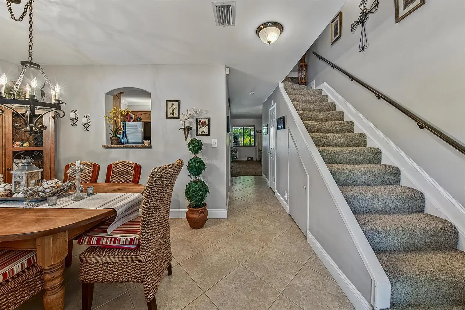 2130 NE 9th Avenue, Wilton Manors FL 33305 photo 2