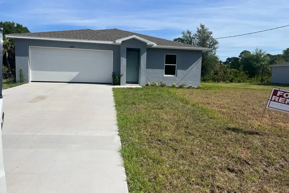6050 Pecan Circle, FL 33935