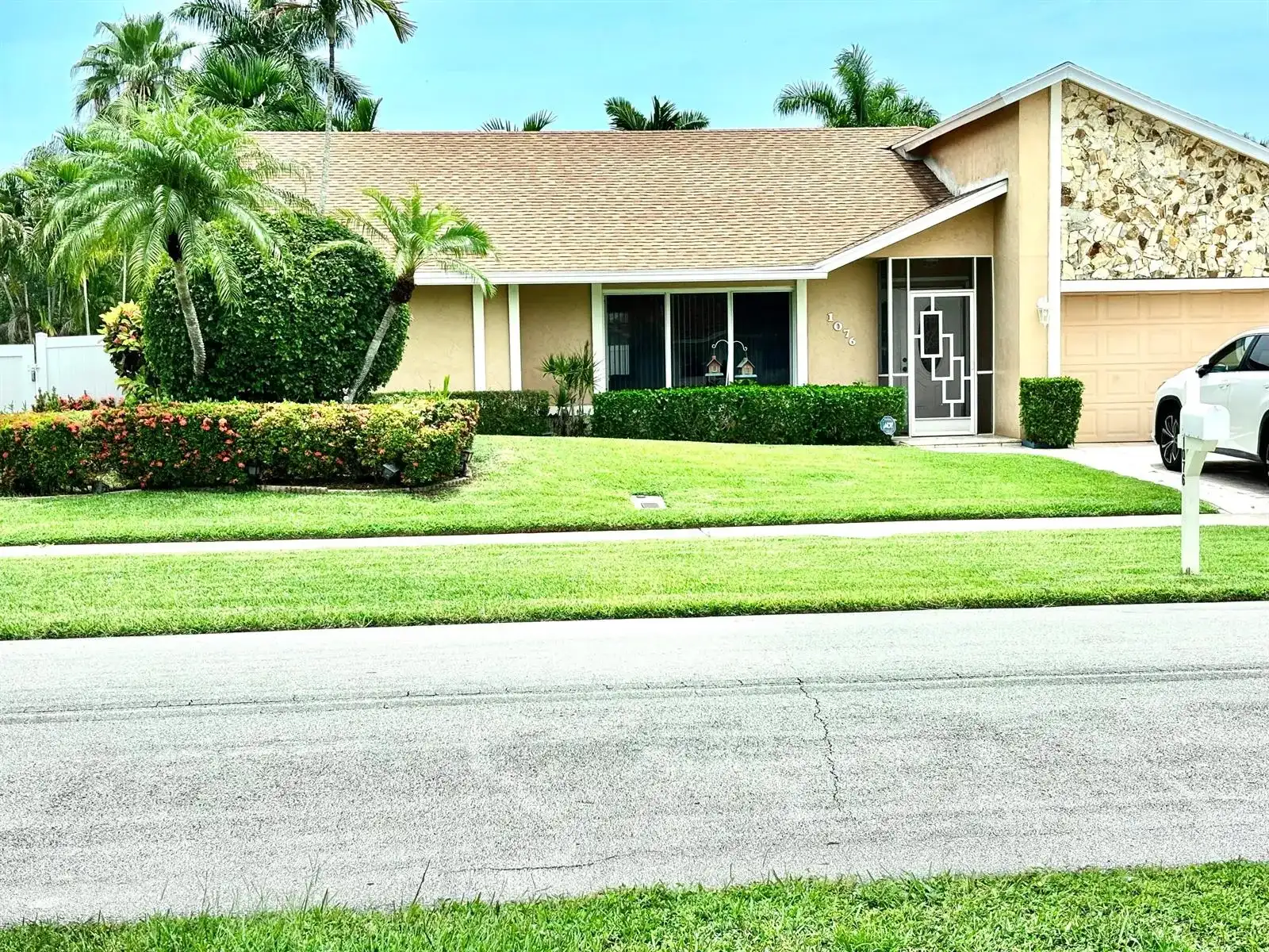 1076 SW 26th Terrace, Deerfield Beach FL 33442