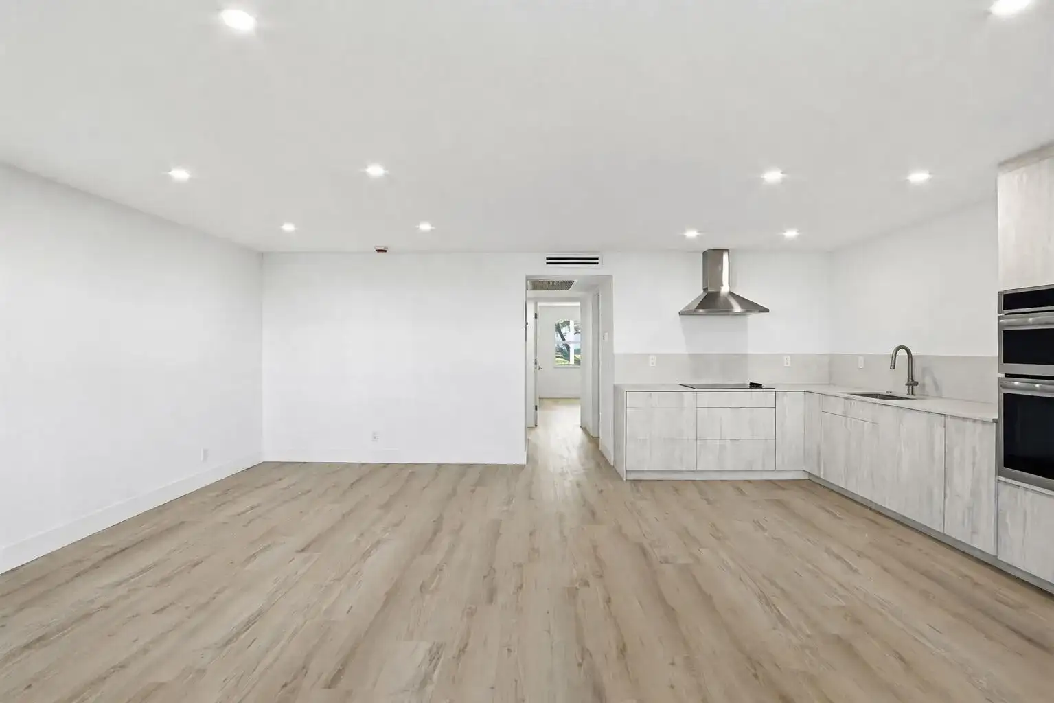 1023 Guildford # B, Boca Raton FL 33434 photo 2