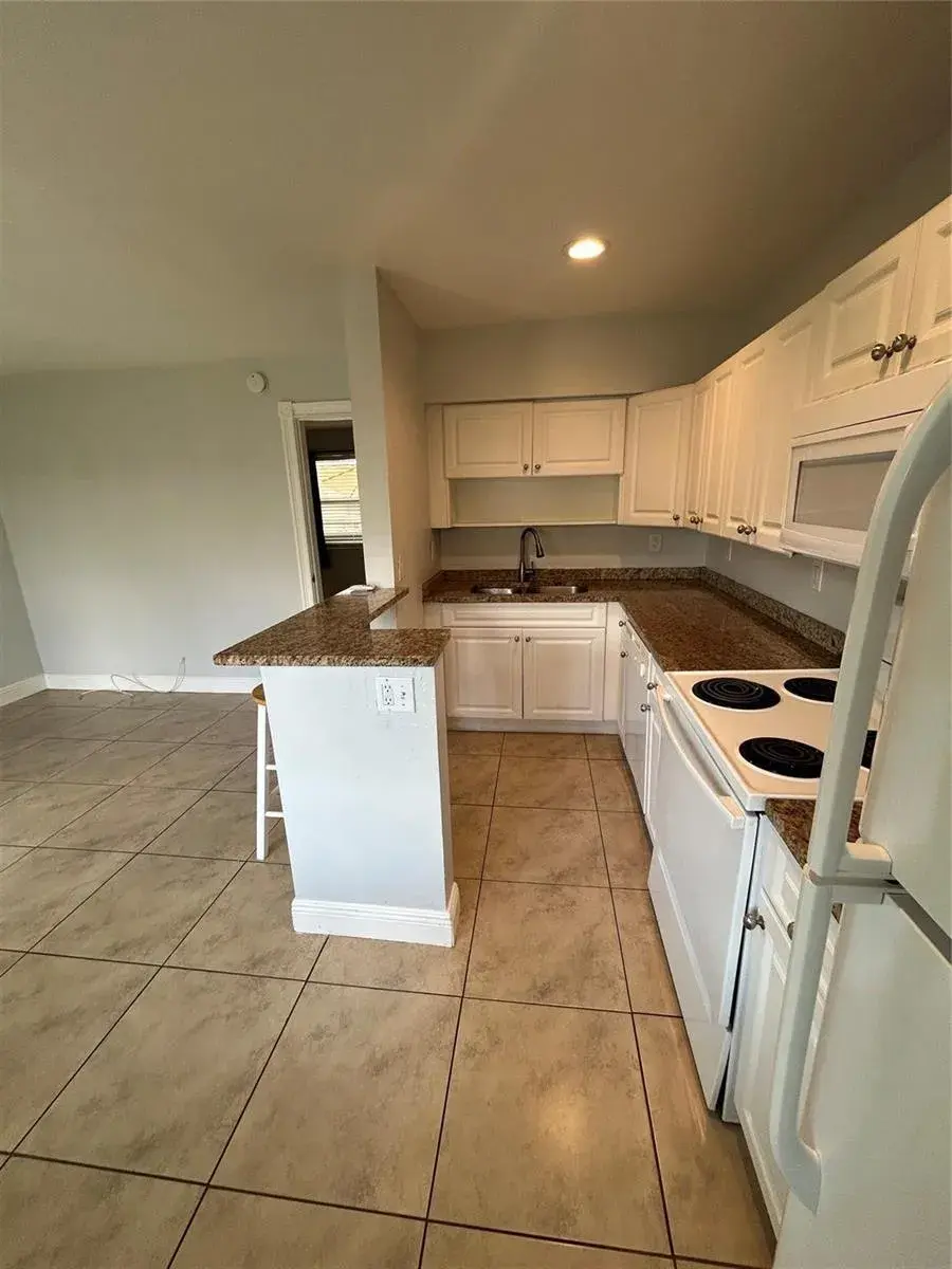 921 NE 17th Avenue # 2, Fort Lauderdale FL 33304