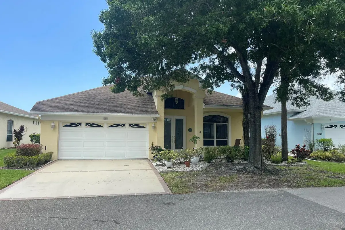 562 NW Lambrusco Drive, Port St. Lucie FL 34986