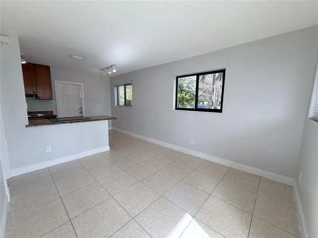 1023 NW 1st Avenue, Fort Lauderdale FL 33311 photo 2