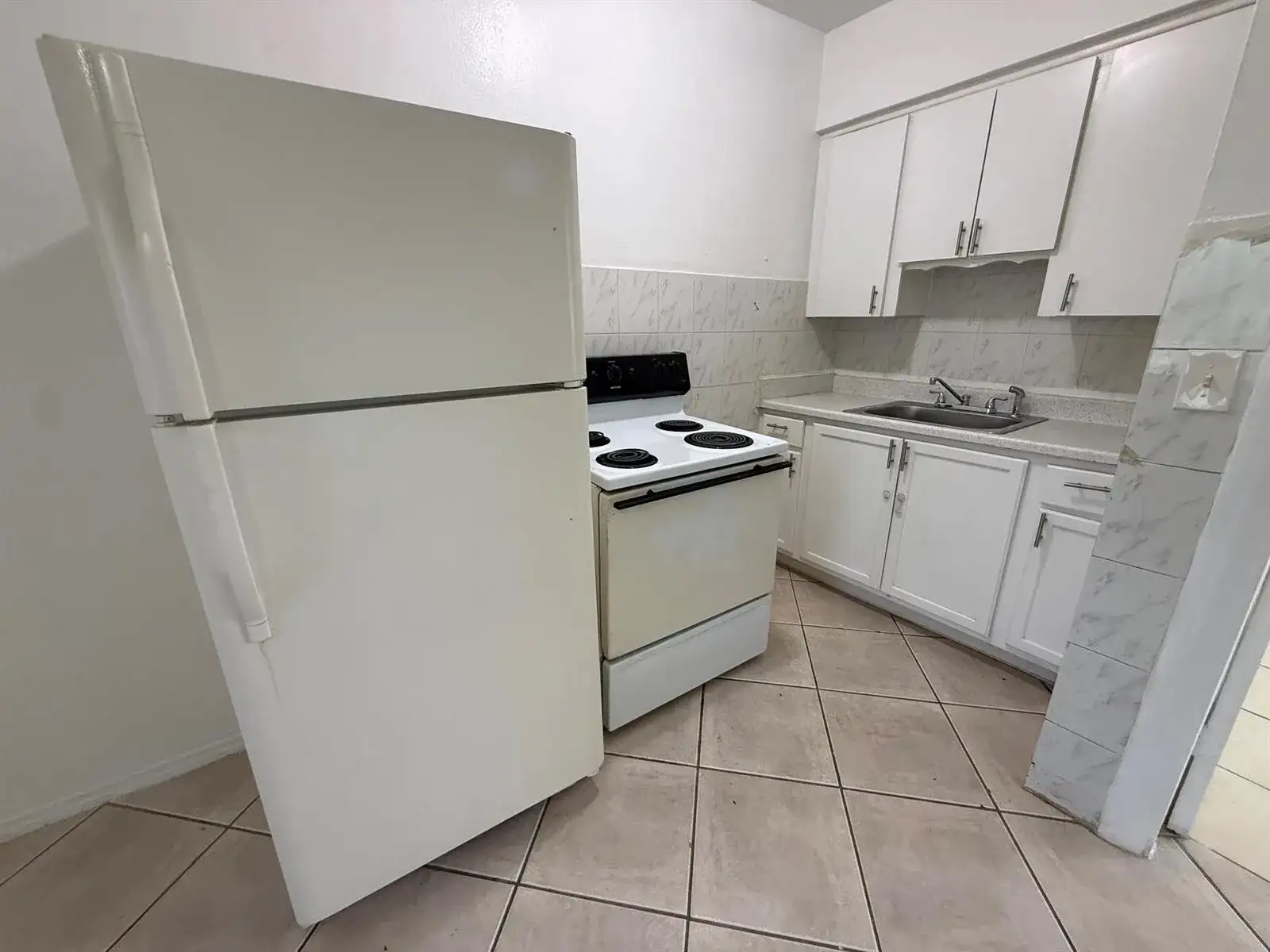 6014 Fillmore Street # 4e, Hollywood FL 33024 photo 2