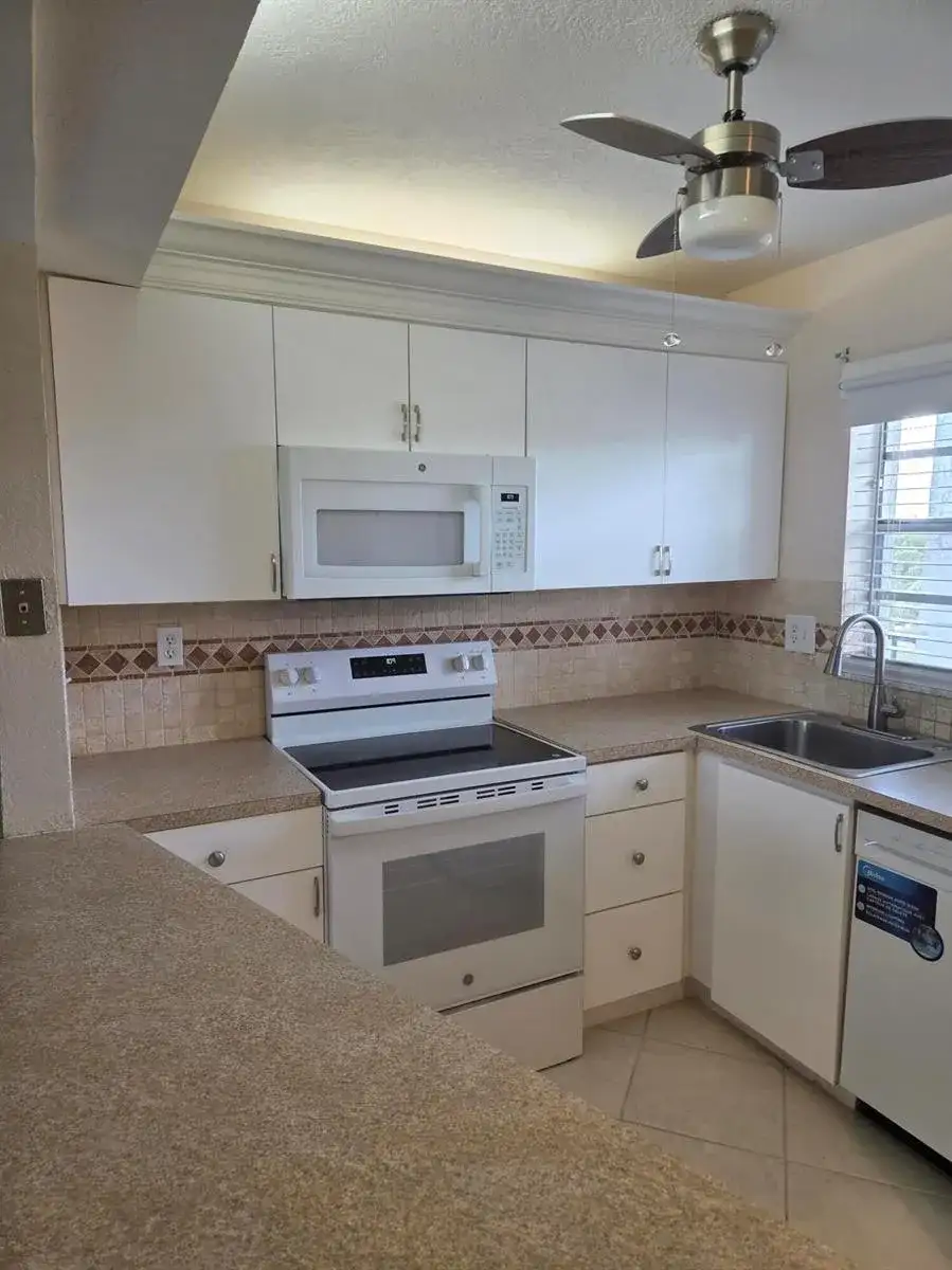 2998 Sunrise Lakes Drive E # 411, Sunrise FL 33322 photo 5