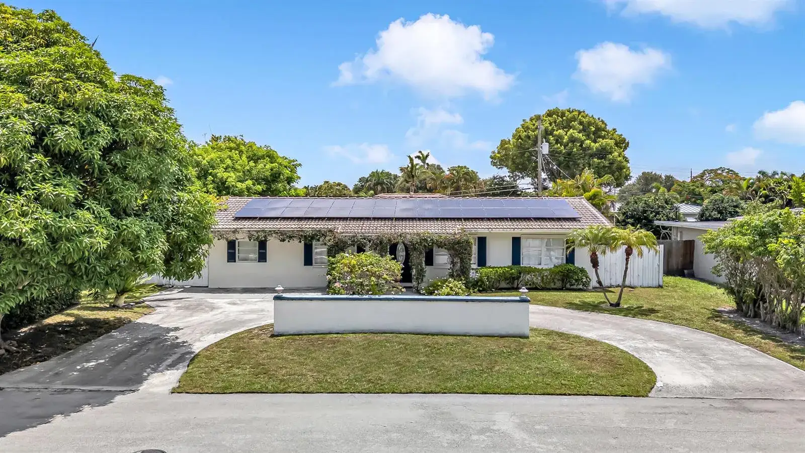 3830 NE 22nd Terrace, Lighthouse Point FL 33064