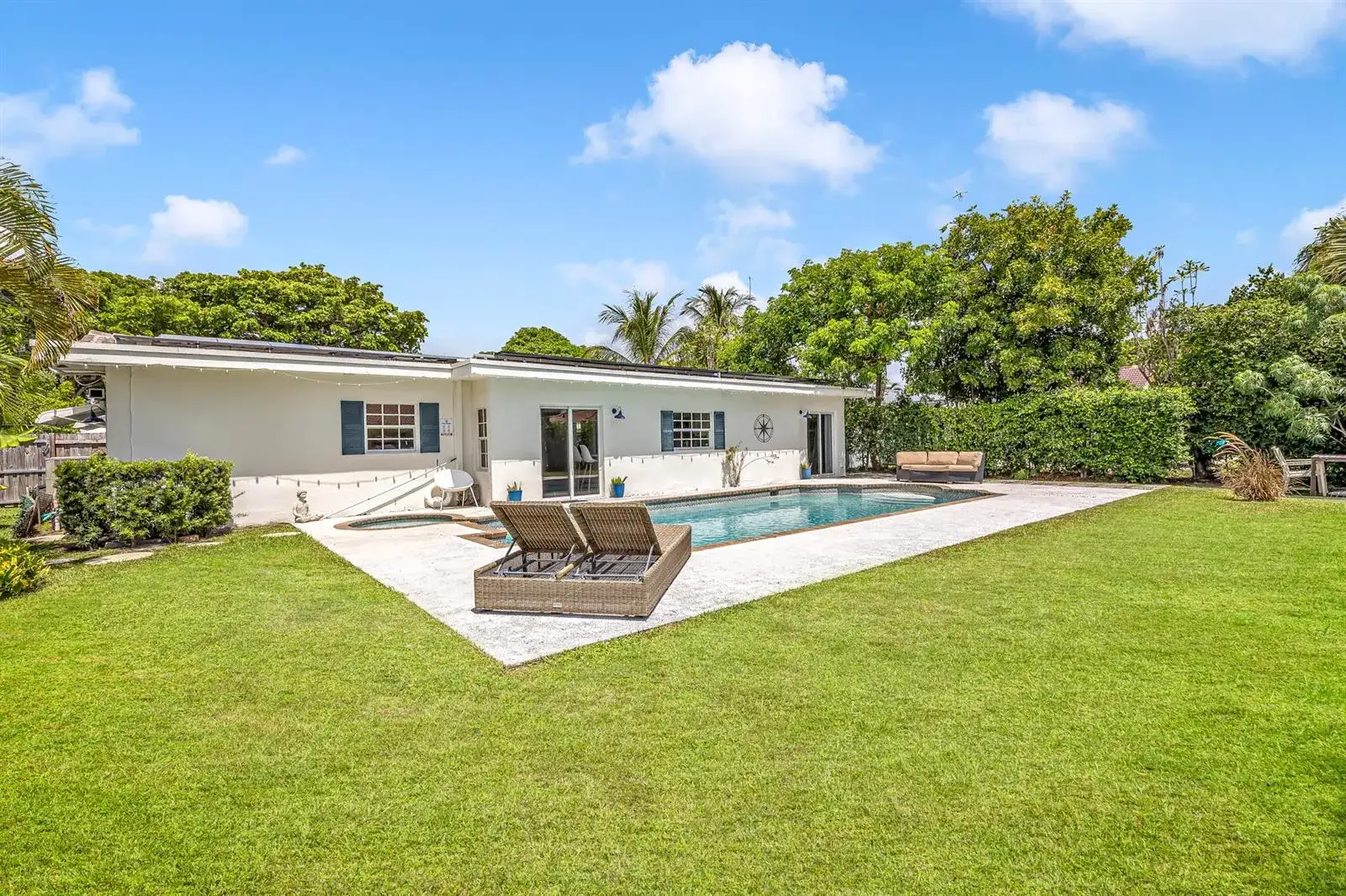 3830 NE 22nd Terrace, Lighthouse Point FL 33064 photo 2