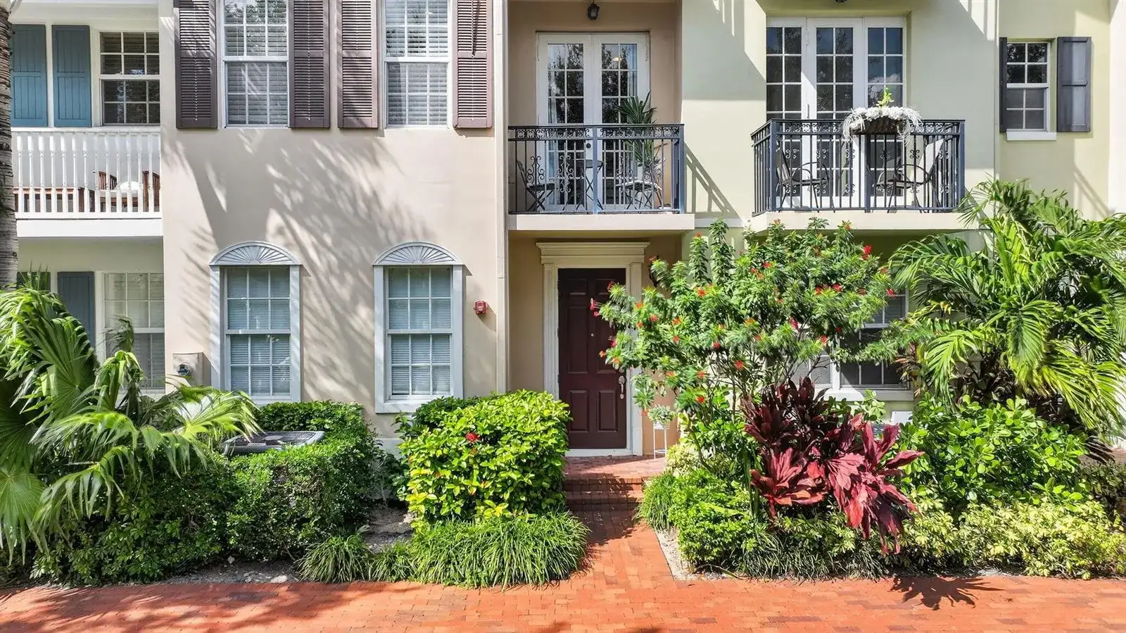 1054 E Heritage Club Circle, Delray Beach FL 33483 photo 2