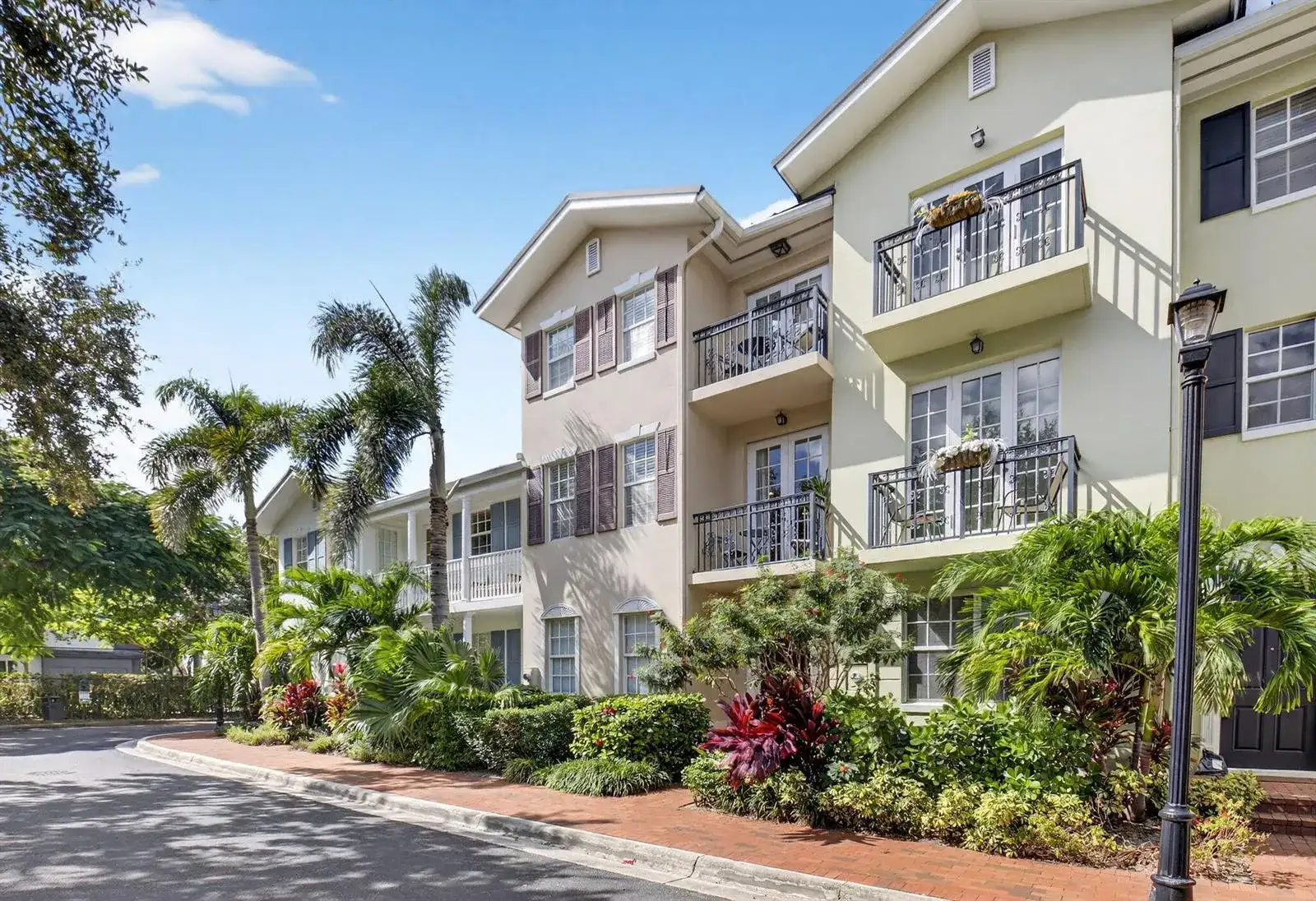 1054 E Heritage Club Circle, Delray Beach FL 33483 photo 3