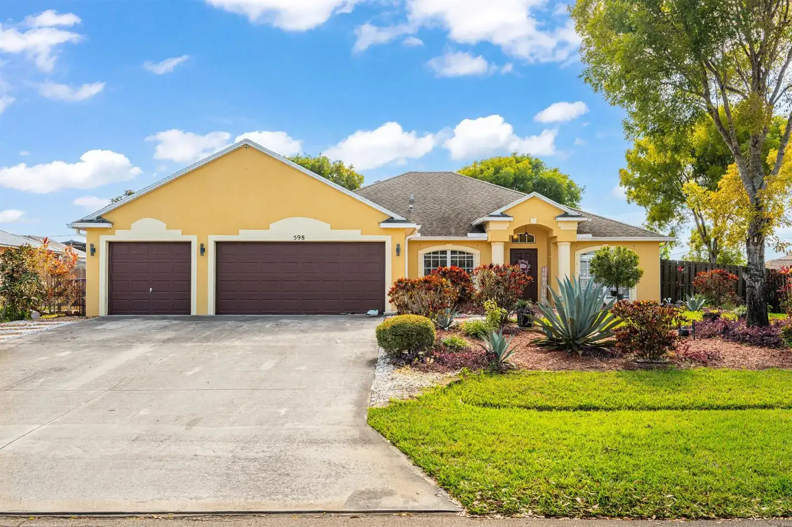 598 SW Kaabe Avenue, Port St. Lucie FL 34953 photo 2