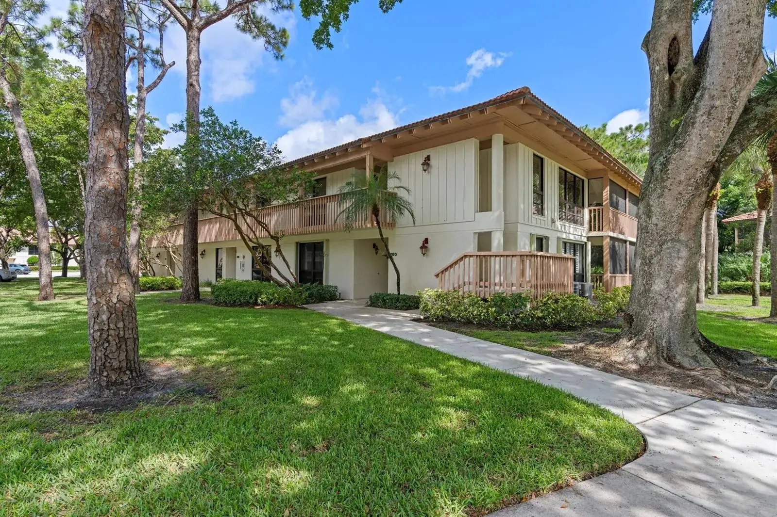 200 Brackenwood Terrace, Palm Beach Gardens FL 33418