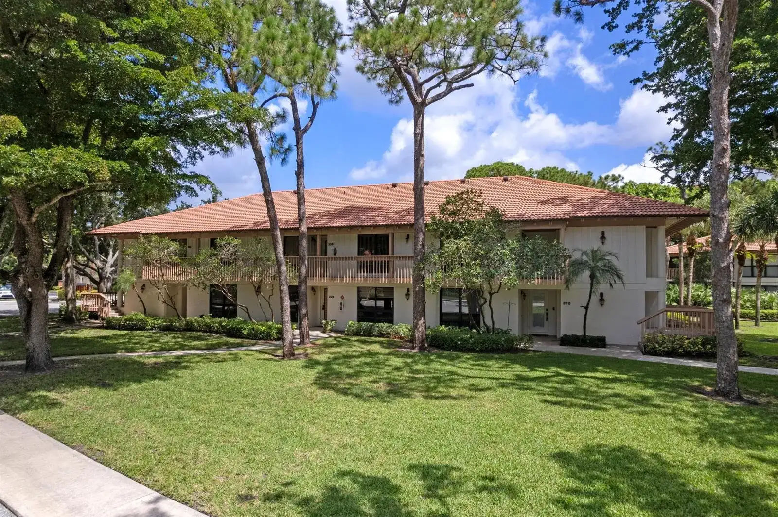 200 Brackenwood Terrace, Palm Beach Gardens FL 33418 photo 3