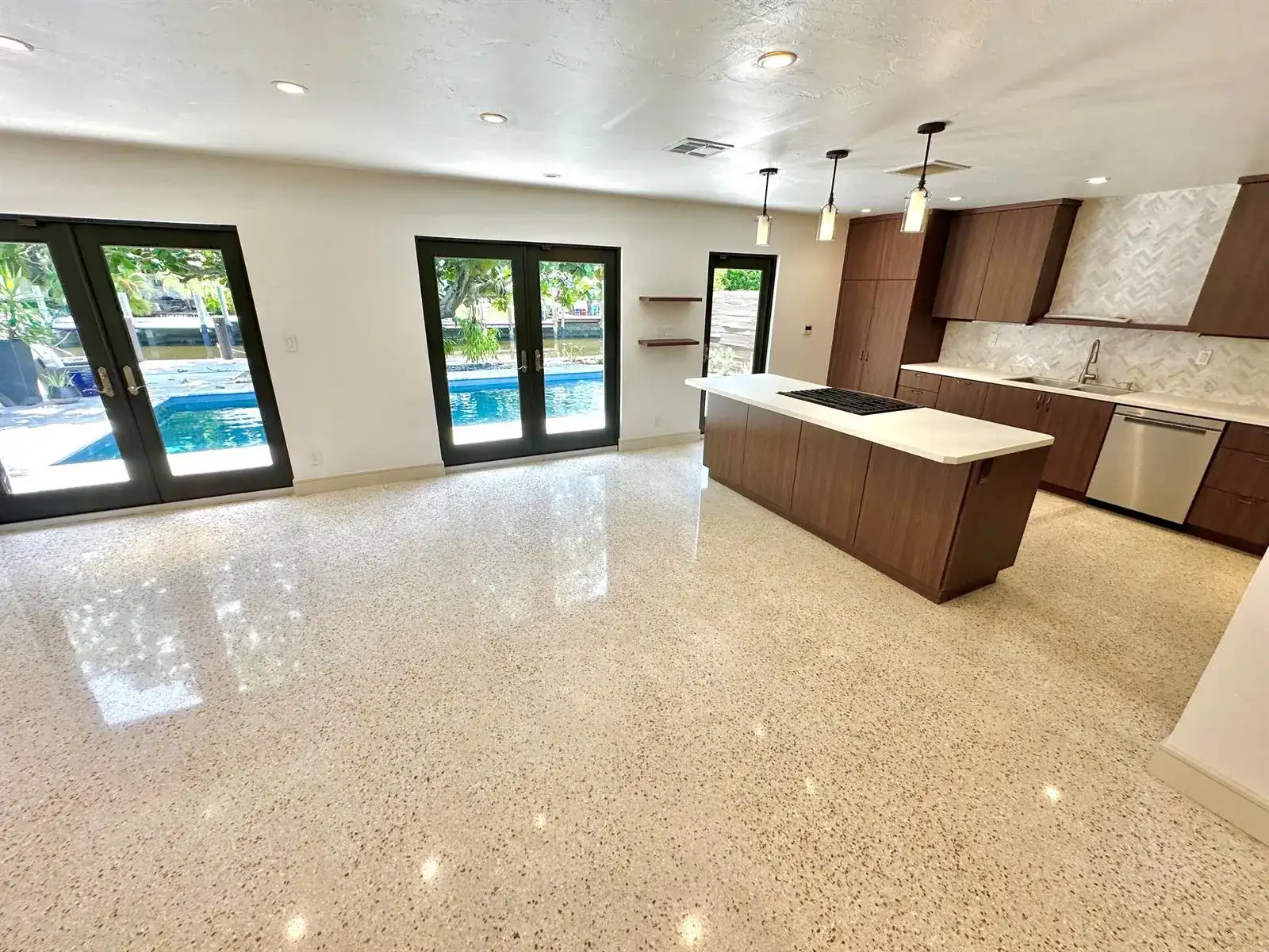2001 N VICTORIA PARK Road, Fort Lauderdale FL 33305 photo 2