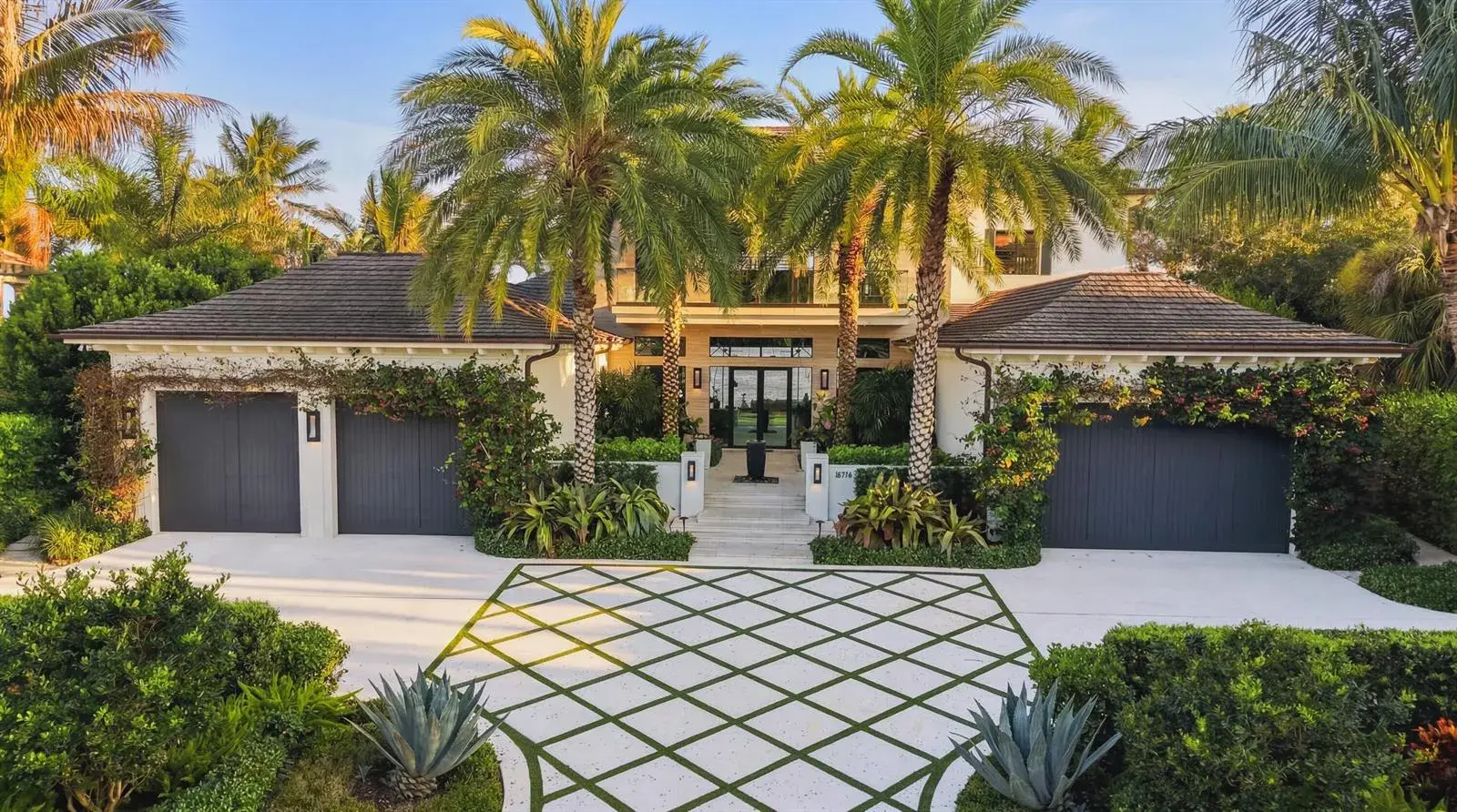 18714 Rio Vista Drive, Jupiter FL 33469