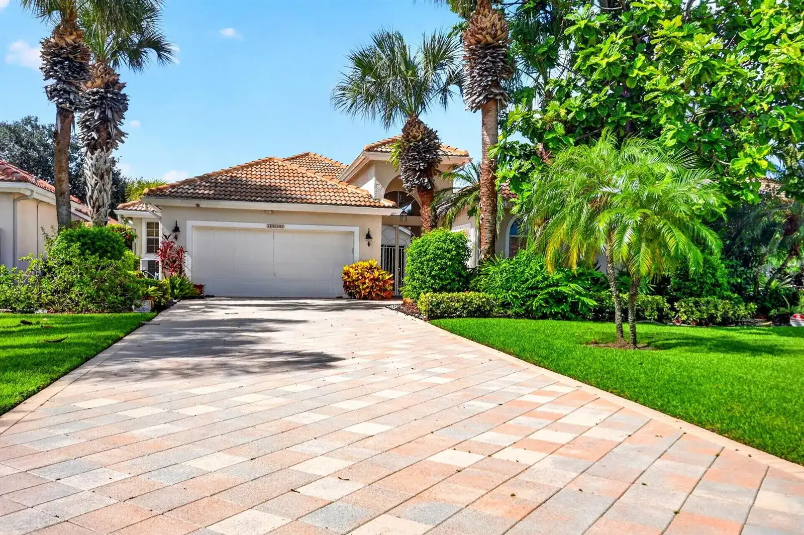 10694 Greenbriar Villa Drive, Lake Worth FL 33449 photo 2