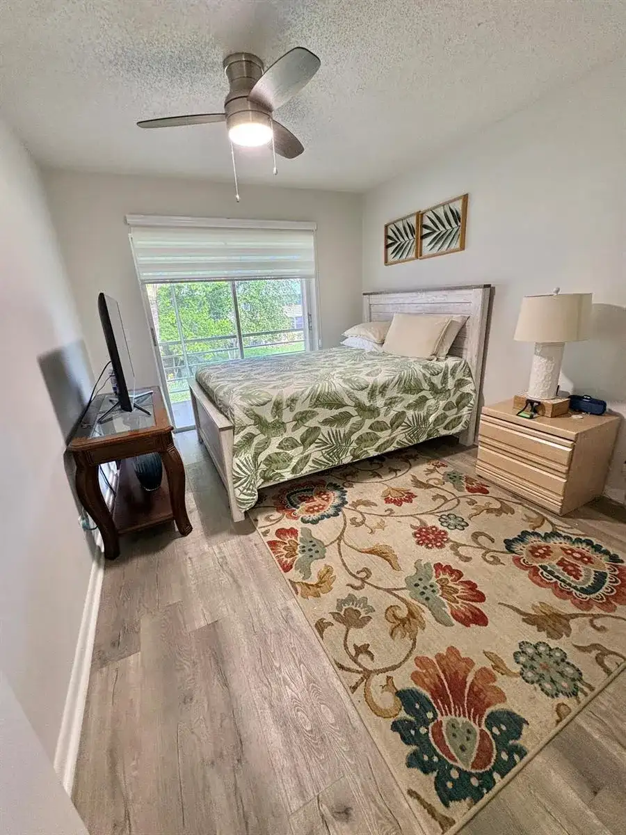 277 CHATHAM N, West Palm Beach FL 33417 photo 3