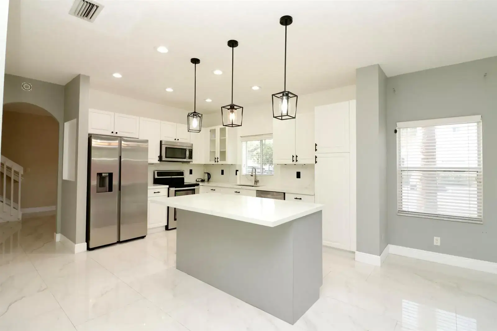 2952 NW 33RD Lane, Lauderdale Lakes FL 33311 photo 2
