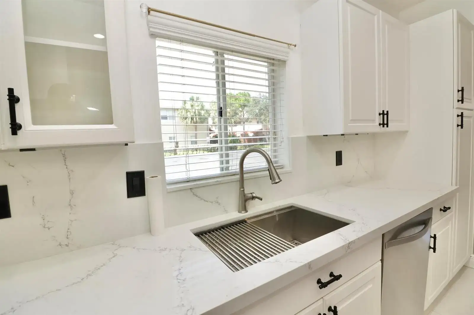 2952 NW 33RD Lane, Lauderdale Lakes FL 33311 photo 4