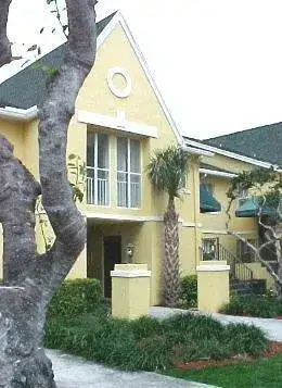 2823 N COURSE Drive # 201, Pompano Beach FL 33069