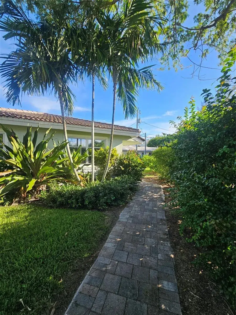 2110 NE 41st Street # D, Lighthouse Point FL 33064