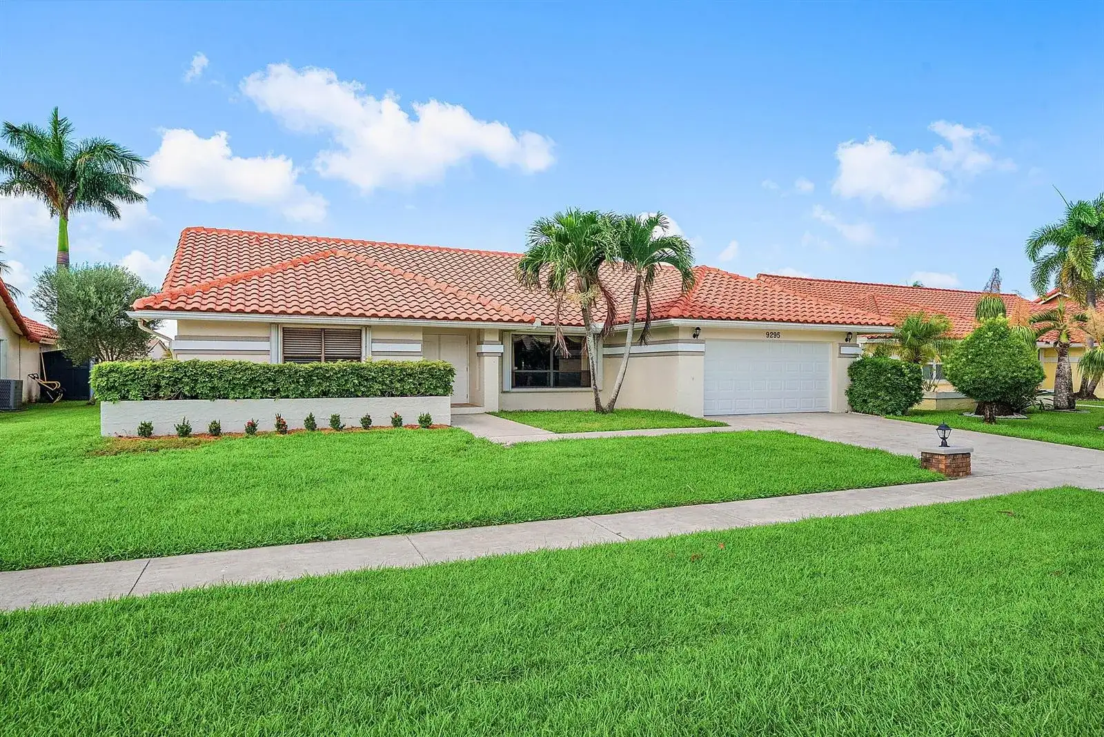 9295 Sun Pointe Drive, Boynton Beach FL 33437 photo 2