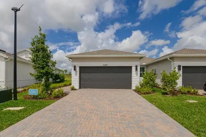 10307 NW Dreamweaver Road, Port St. Lucie FL 34987 photo 2