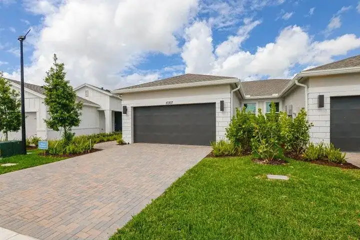 10307 NW Dreamweaver Road, Port St. Lucie FL 34987 photo 3