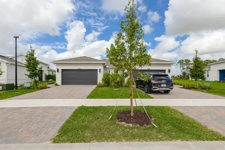 10307 NW Dreamweaver Road, Port St. Lucie FL 34987 photo 4