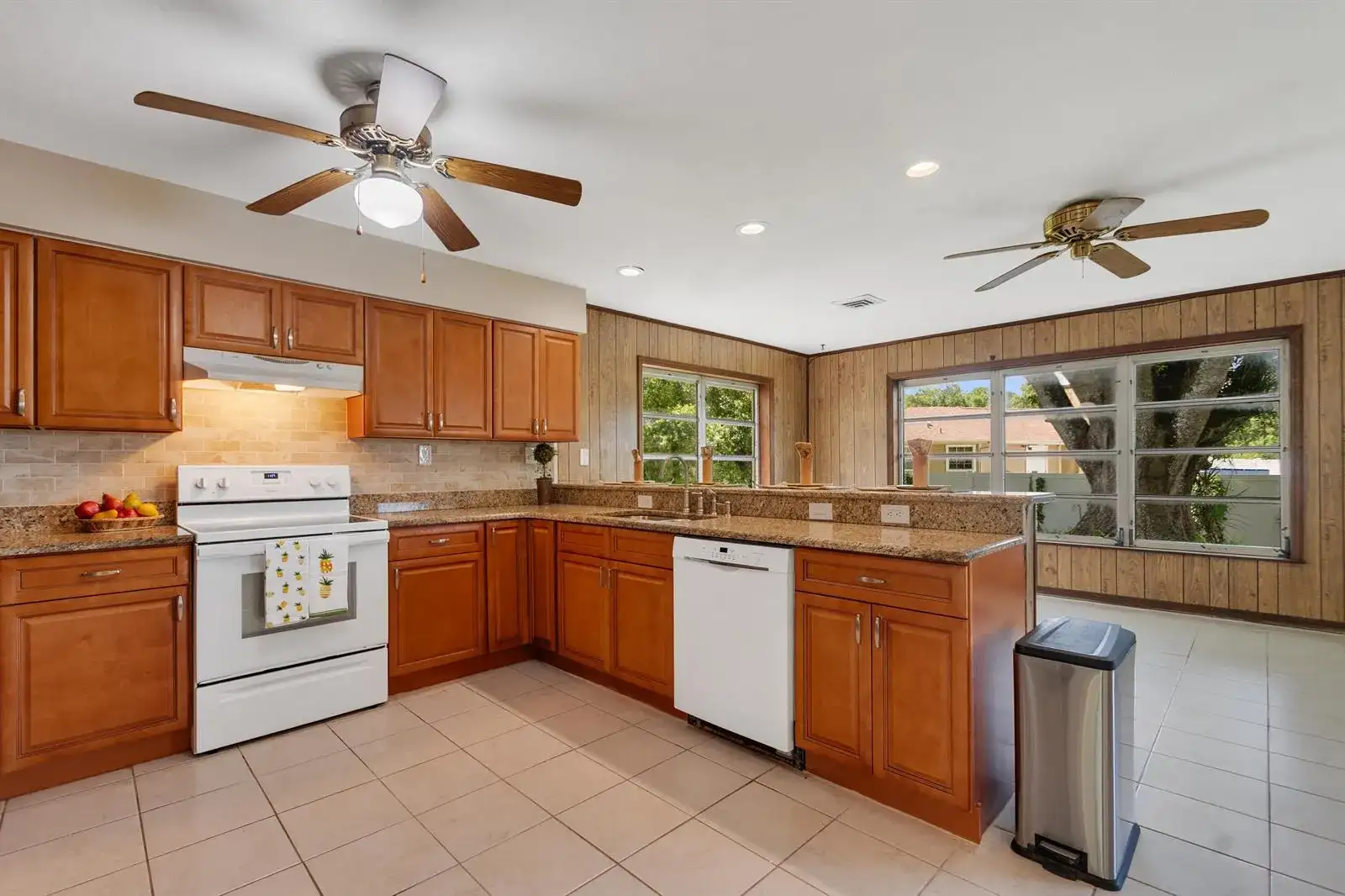 5605 38TH Street, Vero Beach FL 32966 photo 3