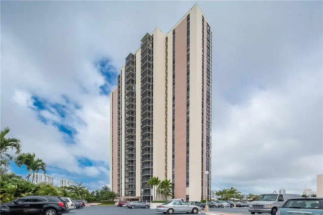 20379 W COUNTRY CLUB Drive W # 638, Aventura FL 33180