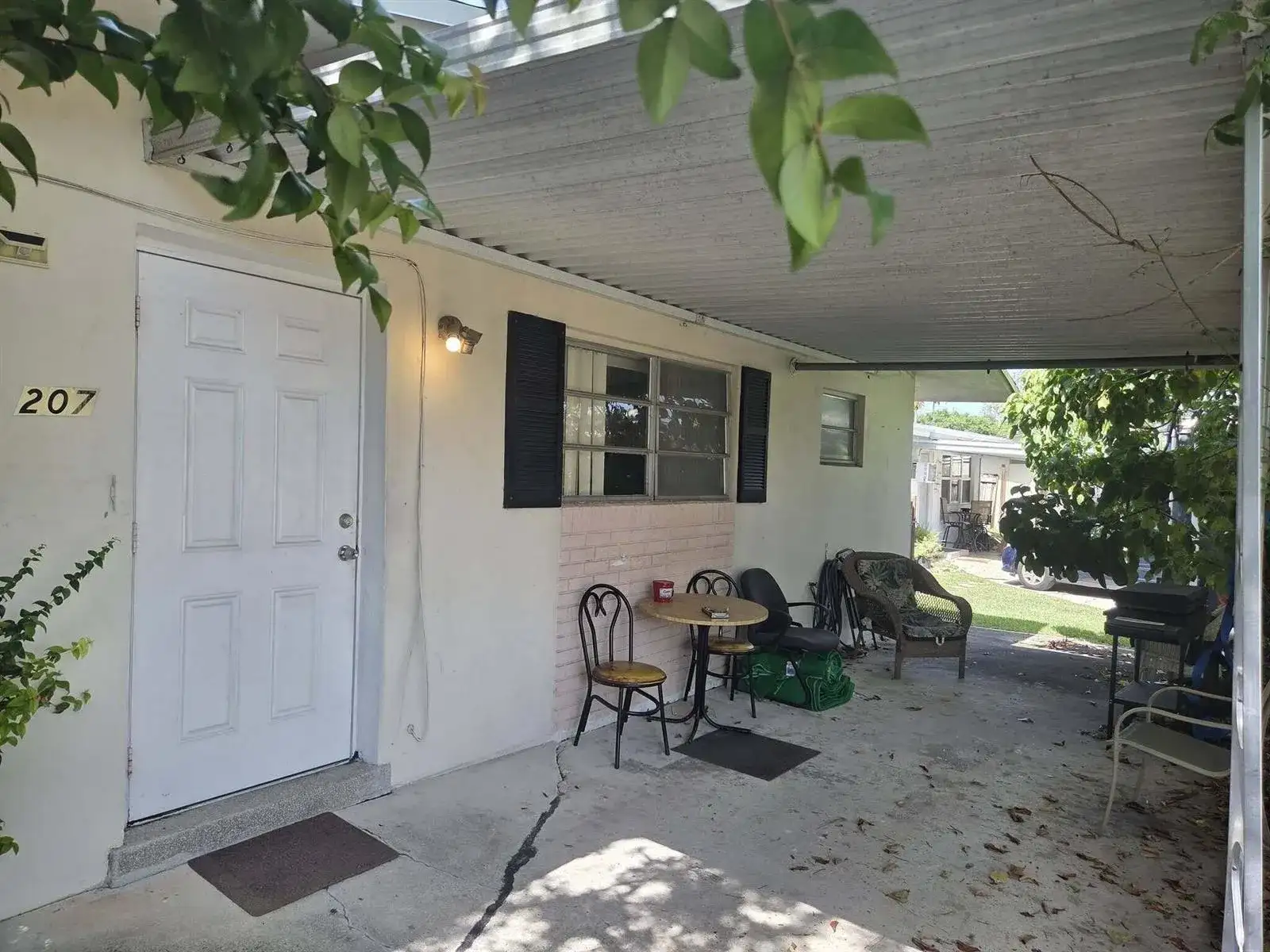 207 SE 7th Street, Dania Beach FL 33004 photo 2